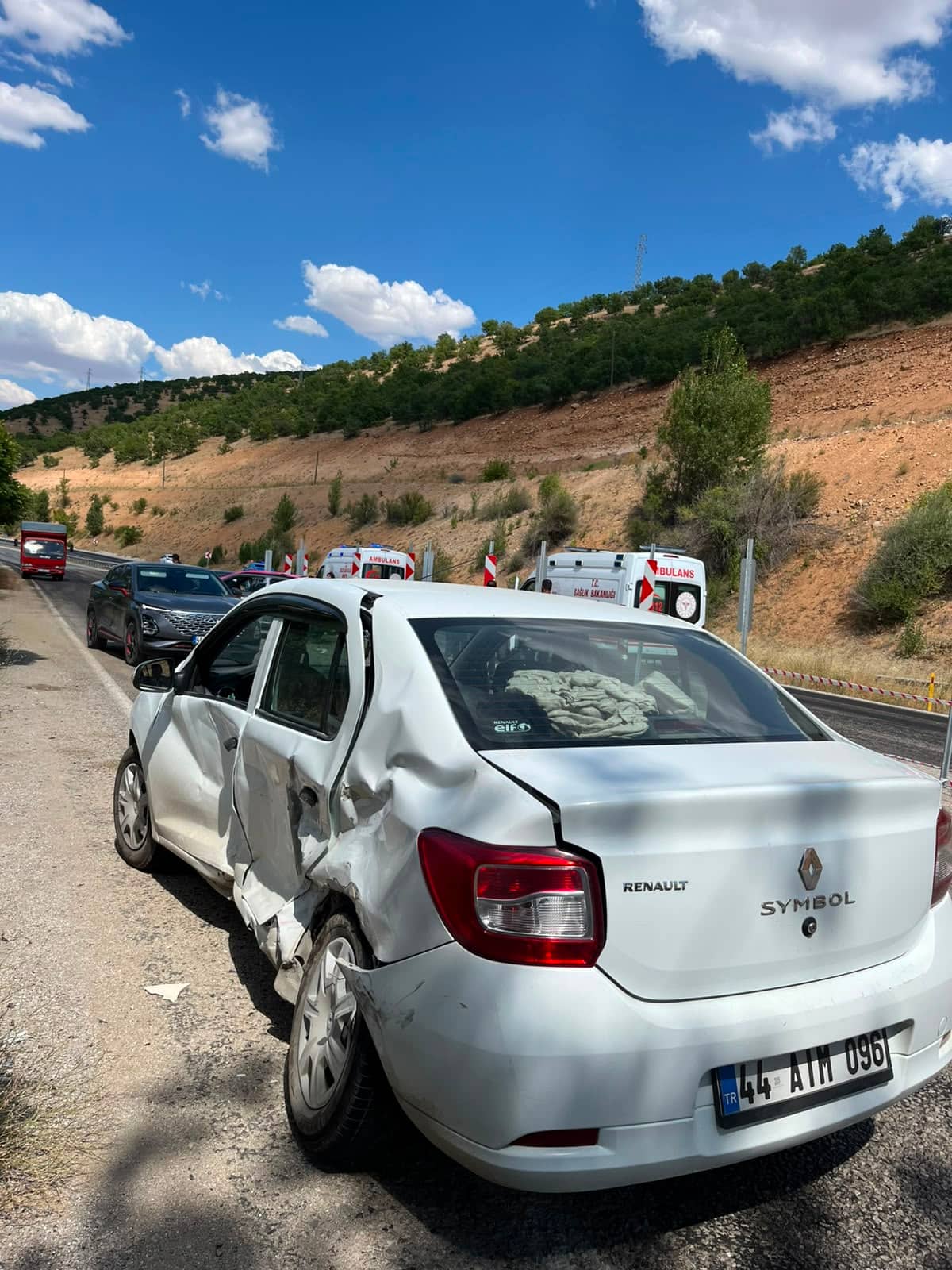 Düğün Konvoyunda Zincirleme Kaza: 4 Yaralı