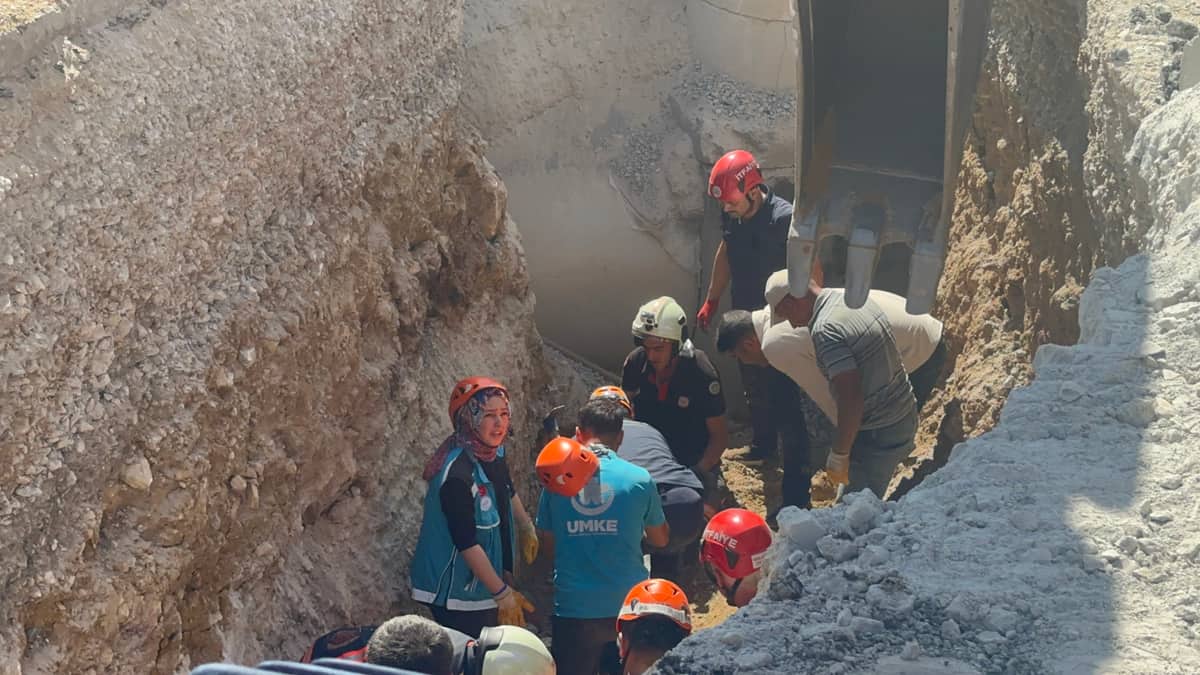 Malatya’da TOKİ Şantiyesinde Göçük: 2 İşçi Toprak Altında Kaldı
