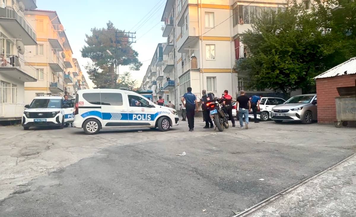 Malatya’da Akraba Kavgası: Polis Havaya Ateş Açtı, Mahalle Savaş Alanına Döndü