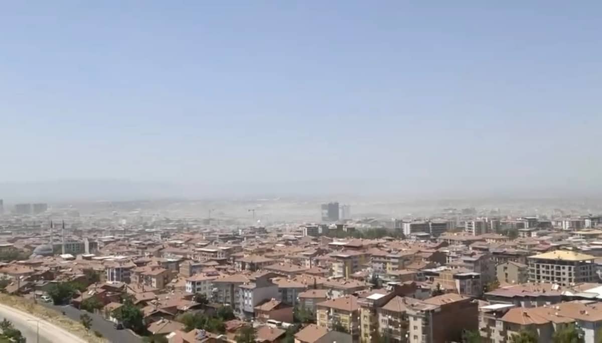 Malatya Toz Altında! Şiddetli Rüzgâr İnşaat Sahalarını Havalandırdı