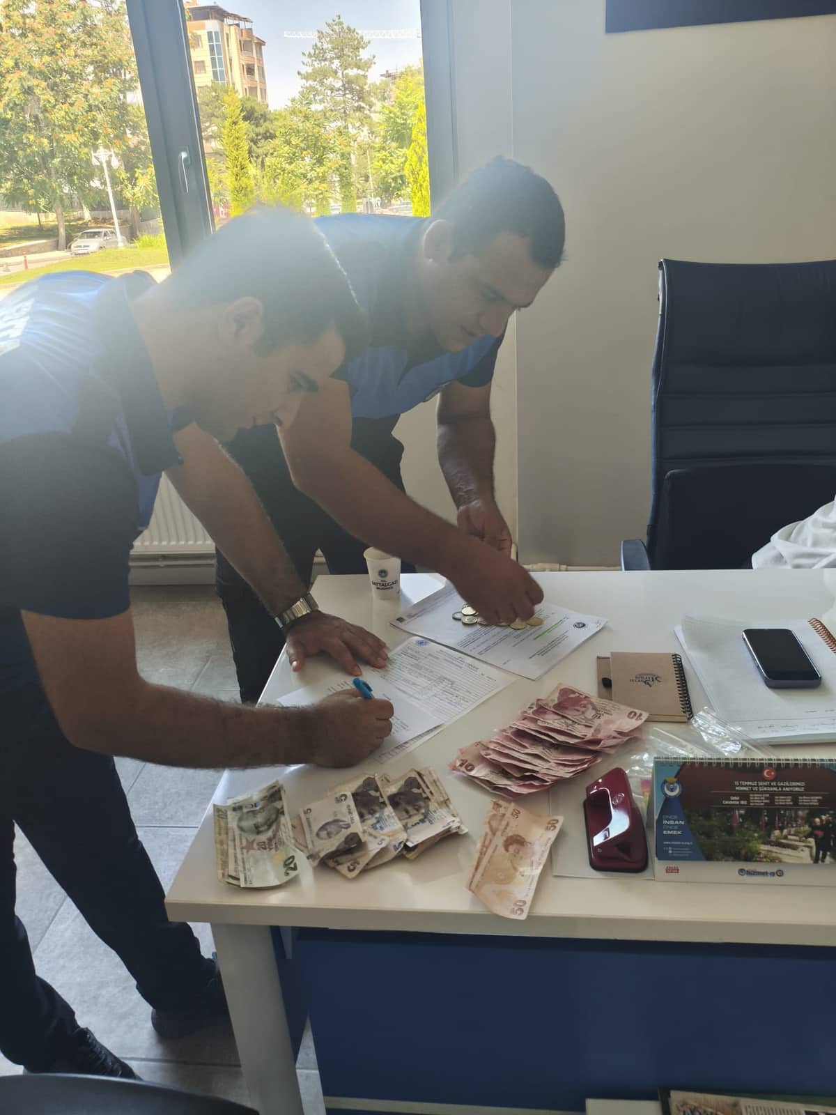 Hastane Çevresinde Dilencilere Zabıta Operasyonu: 3 Kişi Yakalandı