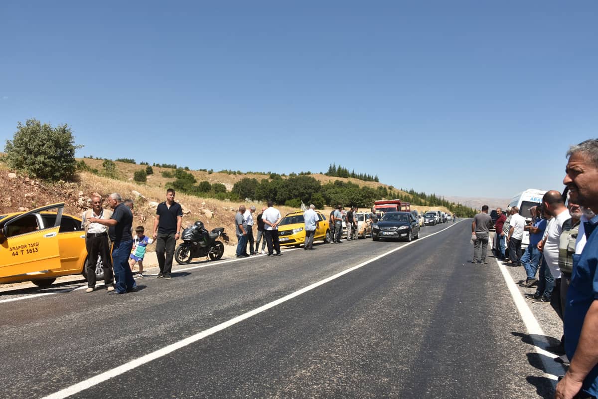Arapgir’den Ortak Çağrı: “Sesimize Kulak Verilsin, Yolumuz Yapılsın”