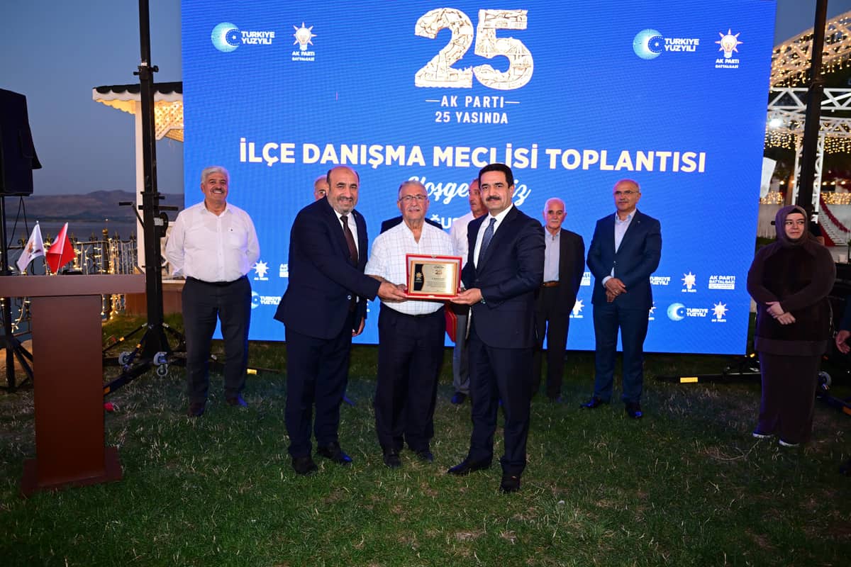 AK Parti Battalgazi Teşkilatı 25. Kuruluş Yılını Vefa Buluşmasıyla Kutladı