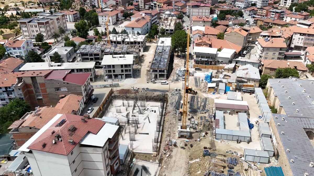 Hekimhan’da Yeni Çarşı Projesinde İnşaatlar Yükselmeye Başladı