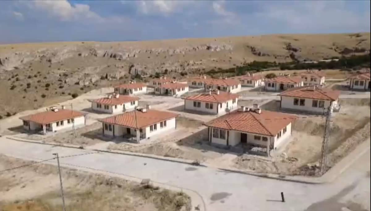 Akçadağ’da 30 Deprem Konutu Hak Sahiplerine Teslim Ediliyor