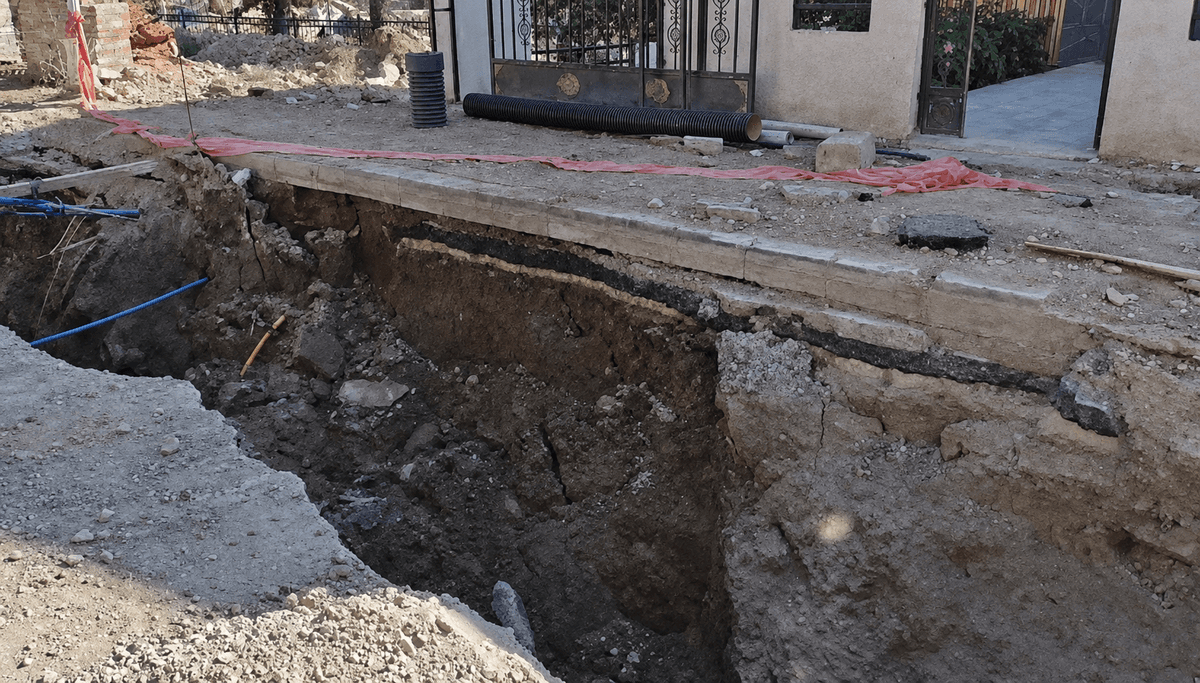 Bir Aydır Kapatılmayan Çukur Mahalleliyi Bezdirdi