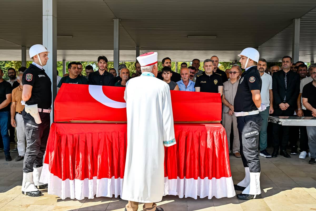 Malatyalı Polis Memuru Ahmet Kataroğlu Dualarla Uğurlandı