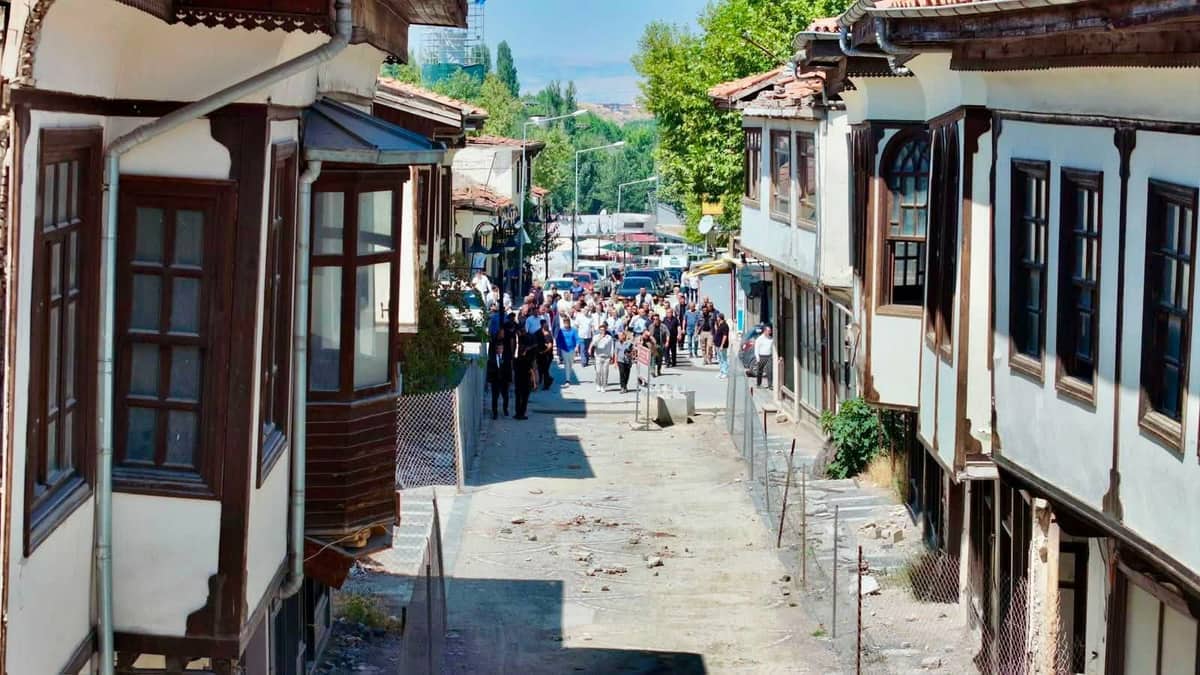 Vali Yavuz Yeşilyurt’un Tarihi Bölgelerindeki Yatırımları İnceledi