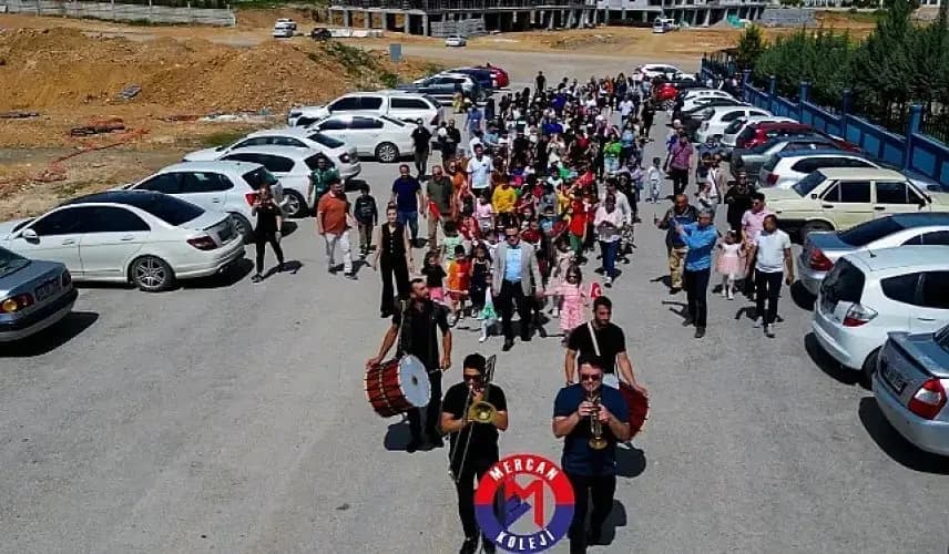 Mercan Kolejinde Gençlik Haftası Coşkuyla Kutlandı