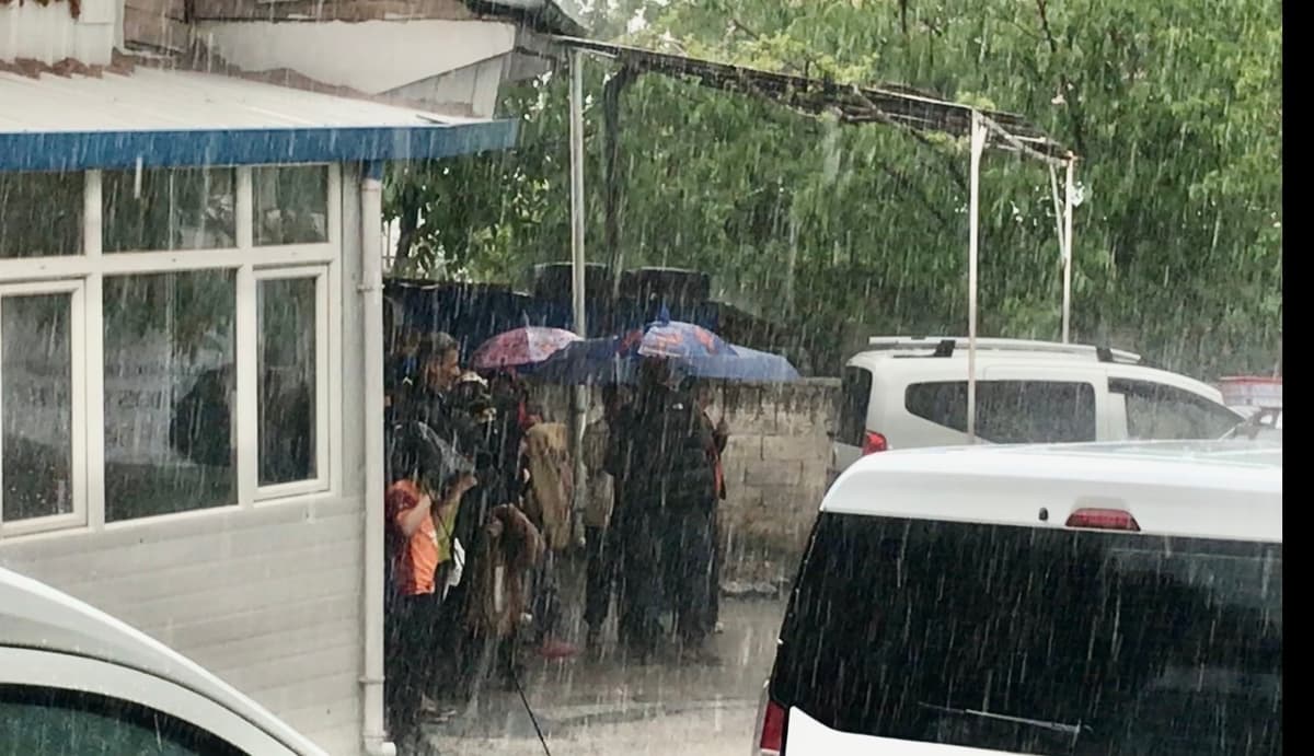 Sağanak Yağmur Kısa Süreliğine Etkili Oldu
