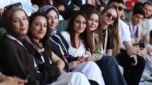 ak-parti-genclik-kollari-nin-bir-genclik-soleni-kocaeli-de-gencleri-bulusturdu-1200-903764.webp
