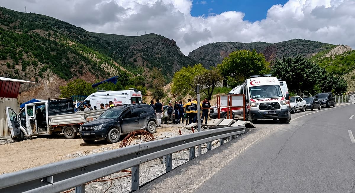 Malatya’da Kamyonet Şantiyeye Girdi: 3 Yaralı