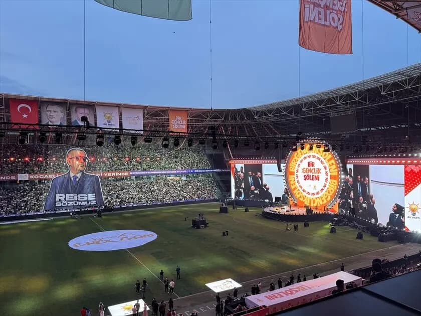 Kocaeli’de Gençlik Seli! Malatya’dan Rekor Katılım