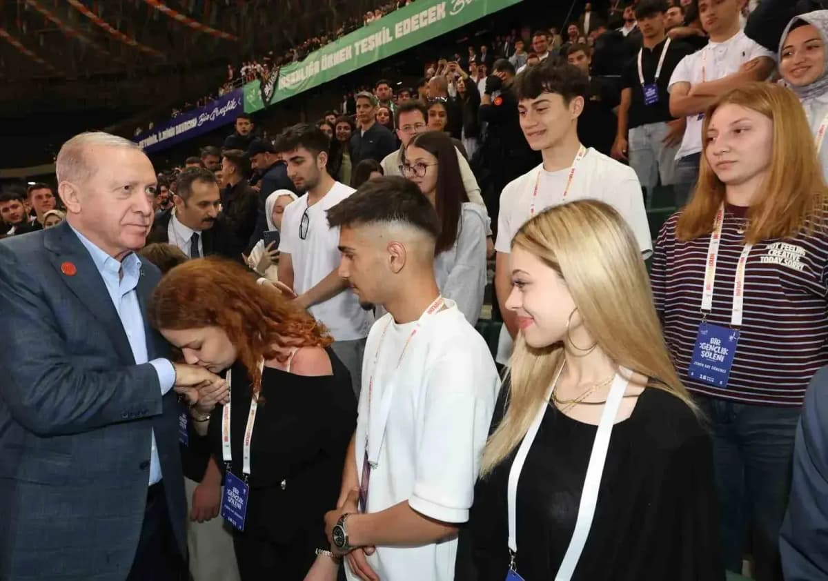 Dr. Özcan Mercan’dan Çok Konuşulacak Analiz: “Türkiye’nin Yeni Gençlik Profili Değişiyor”